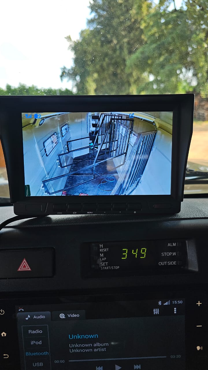 Universal Wireless Camera Kit with 1 Camera