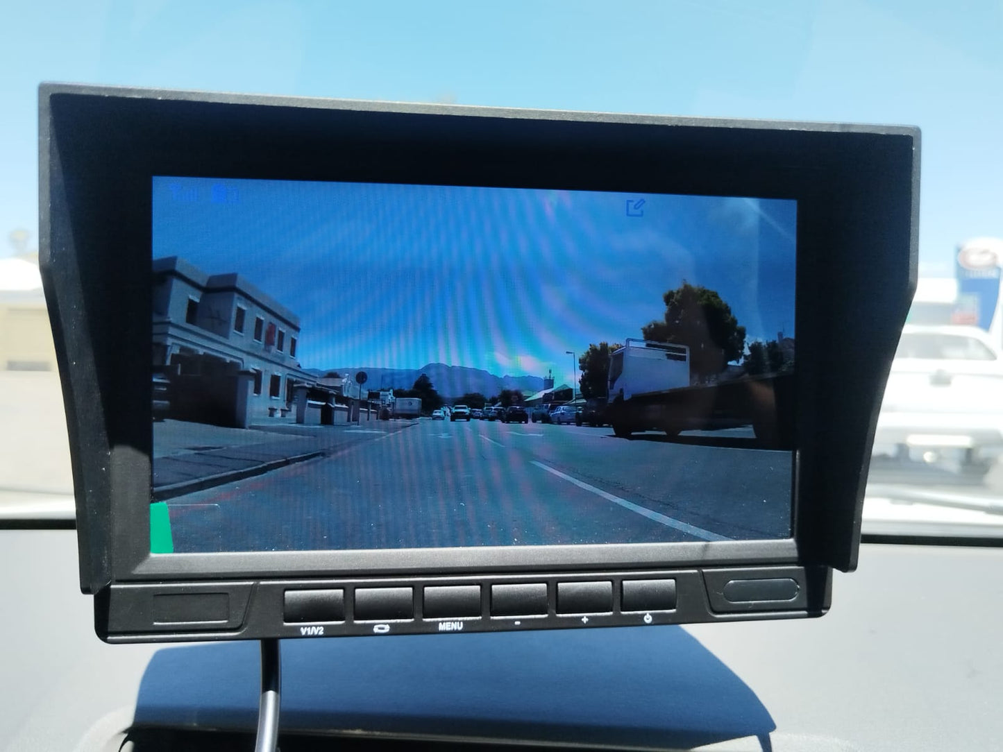 Universal Wireless Camera Kit with 1 Camera